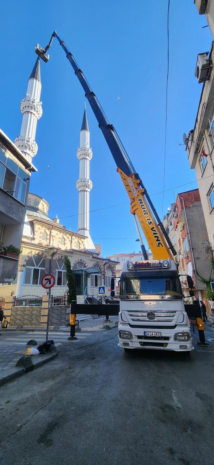 Mercedes-Benz Sepetli Vinç – 52m (Fly boomlu)